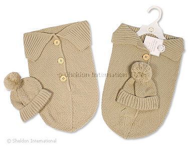 Gestrickte Baby Einschlagdecke mit Bommelmütze - Großhandel