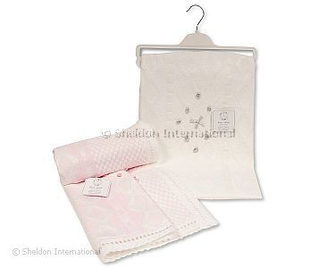 Baby Strickdecke mit Rosenknospen und Schleife - Großhandel